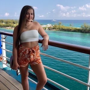 Meet your Posher, Mak